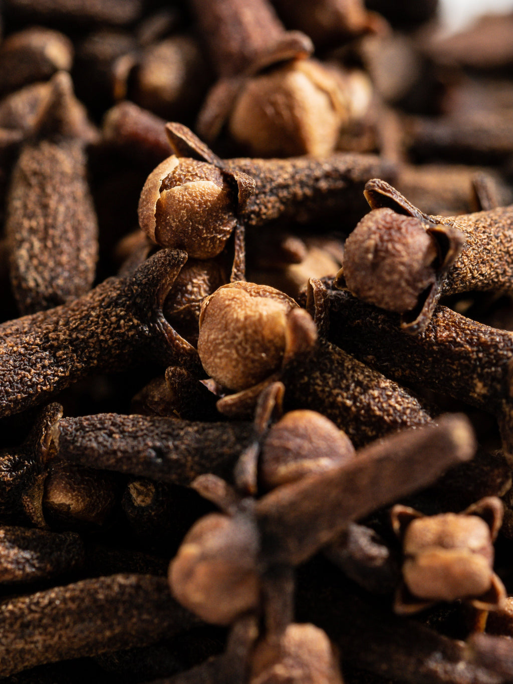 Caramel + Clove - Scents That Set the Scene